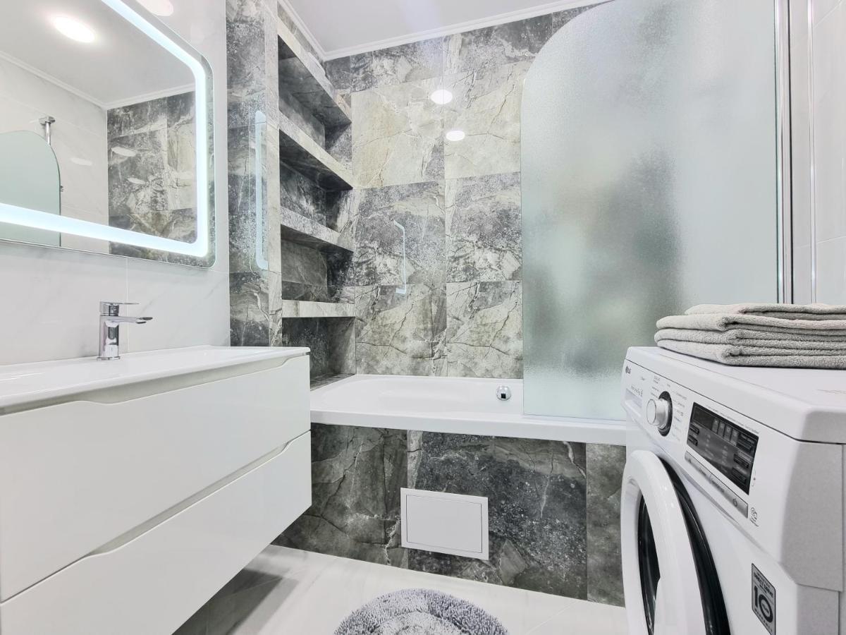 Center, Albisoara Str., 1Bedroom And Living With Balcony 基希讷乌 外观 照片